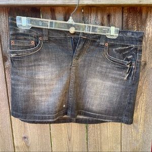 American Eagle size 2 EUC black faded denim skirt